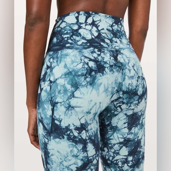 Lululemon Wunder Under Hi-Rise 7/8 Tight in  Shibori Blue Haze - size 2 - Picture 3 of 11